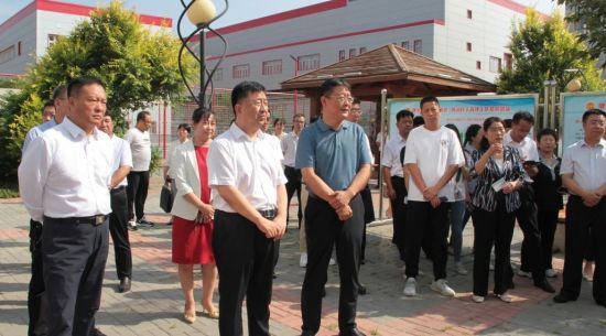 稀土高新區(qū)工會(huì)大力推動(dòng)“ 五三三”工作機(jī)制，全面提升廠務(wù)公開民主管理工作提質(zhì)增效